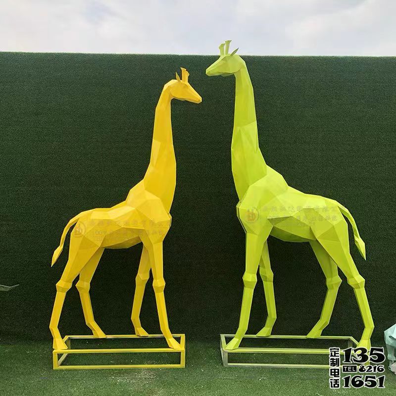 動物園玻璃鋼彩繪幾何長頸鹿雕塑 動物園玻璃鋼彩繪幾何長頸鹿雕塑