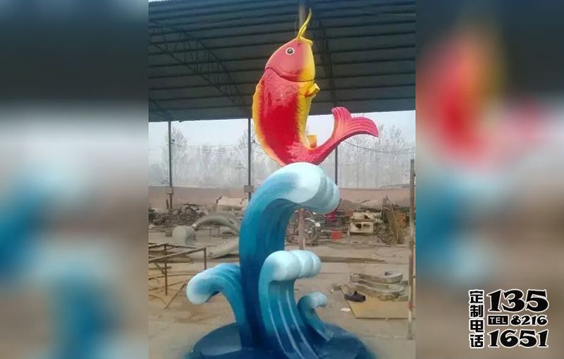 海洋公園玻璃鋼彩繪鯉魚(yú)雕塑 海洋公園玻璃鋼彩繪鯉魚(yú)雕塑