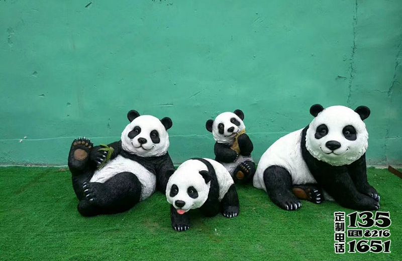 景區(qū)擺放的玻璃鋼仿真熊貓雕塑 景區(qū)擺放的玻璃鋼仿真熊貓雕塑