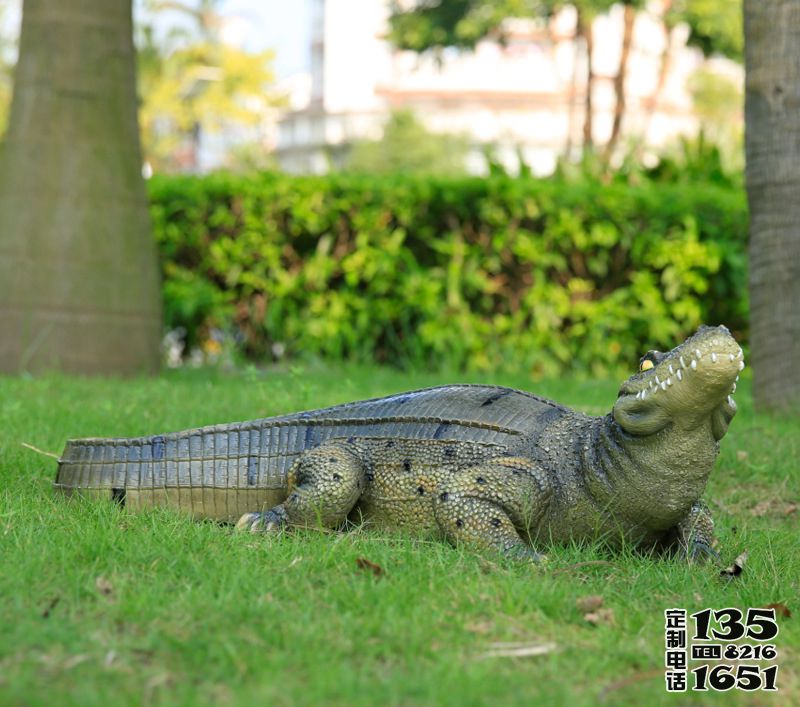 動物草坪玻璃鋼仿真到動物鱷魚雕塑 動物草坪玻璃鋼仿真到動物鱷魚雕塑