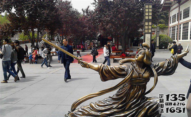 步行街古代美女舞劍人物玻璃鋼仿銅雕塑 步行街古代美女舞劍人物玻璃鋼仿銅雕塑