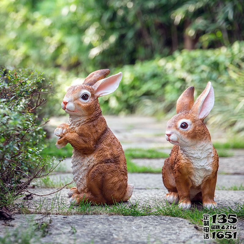 戶外公園兩只玻璃鋼仿真動物兔子雕塑 戶外公園兩只玻璃鋼仿真動物兔子雕塑