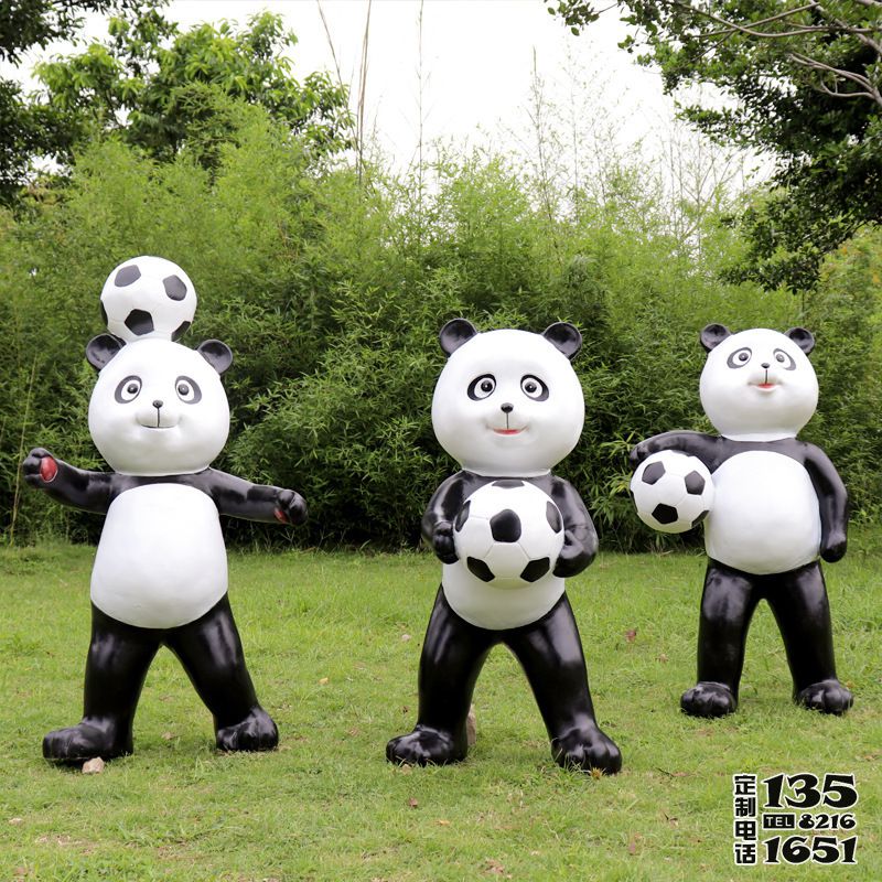 花園戶外擺件仿真動物玩足球的熊貓雕塑 花園戶外擺件仿真動物玩足球的熊貓雕塑