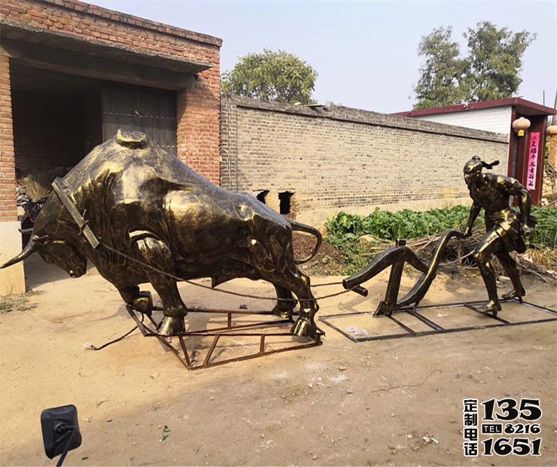 城市街道玻璃鋼仿銅農耕牛擺件 城市街道玻璃鋼仿銅農耕牛擺件
